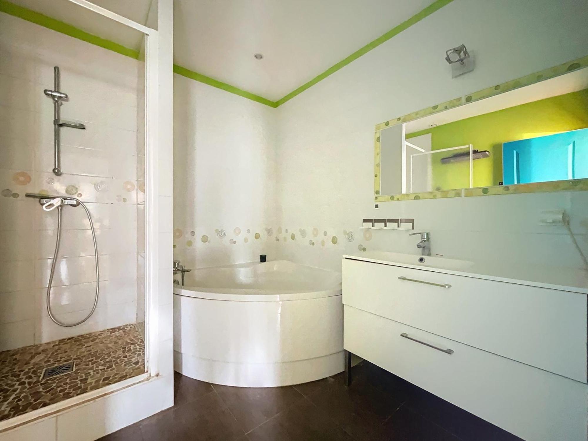 La Roue Libre 3 Chambres - 1Er Etage Au Centre Ville De L'Arbresle Eveux Dış mekan fotoğraf